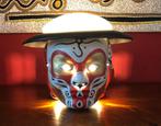 Zelfgemaakte tafellamp met Chinese maskers., Huis en Inrichting, Lampen | Tafellampen, Ophalen of Verzenden, Gebruikt, Overige materialen
