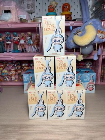 Pop Mart Labubu The Monsters Pin for Love Blind Box A-M beschikbaar voor biedingen