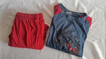 Nette pyjama auto's, maat 122-128, lange broek rood  dblauw beschikbaar voor biedingen