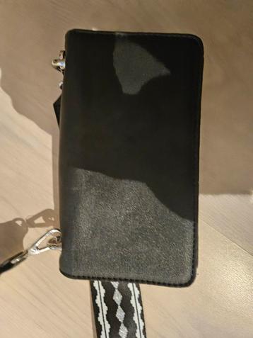 Zwarte Schoudertasje met Band beschikbaar voor biedingen