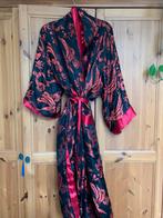 Zijde japanse kimono uit Japan, Ophalen of Verzenden, Zo goed als nieuw, Maat 38/40 (M), Zwart