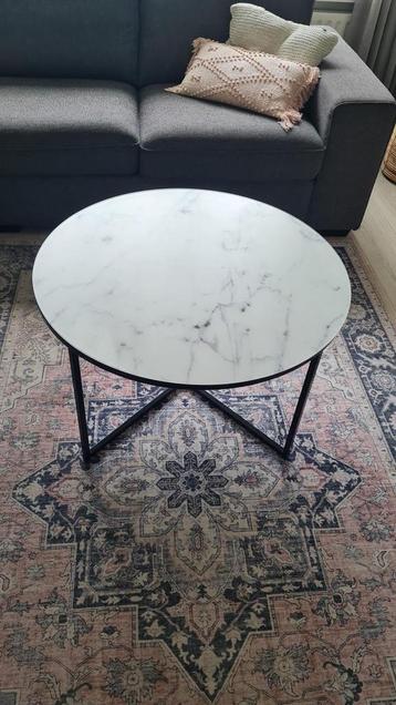 Uitstekende marmeren salontafel beschikbaar voor biedingen