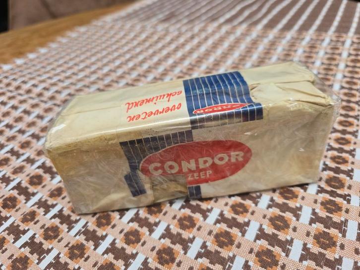 2 Oude Condor Zeepblokken, Verzamelen, Overige Verzamelen, Ophalen of Verzenden