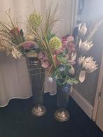 2 vazen met kunstbloemen, Ophalen, Zo goed als nieuw