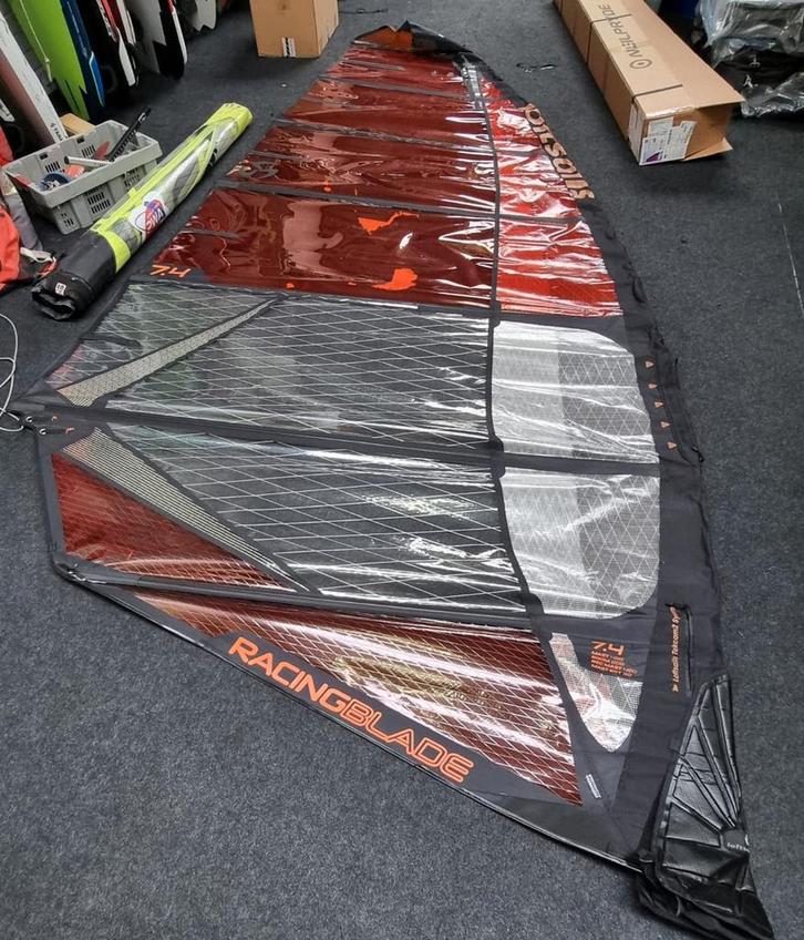 Loftsails Racingblade 2025 6.6 & 7.4 zgan, Watersport en Boten, Windsurfen, Zo goed als nieuw, Zeil, Minder dan 250 cm, Met draagtas