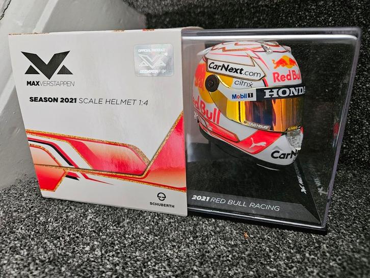 🏎 Max Verstappen 1:4 !! Seizoenshelm 2021 🏆 1e WK titel !!, Verzamelen, Automerken, Motoren en Formule 1, Zo goed als nieuw