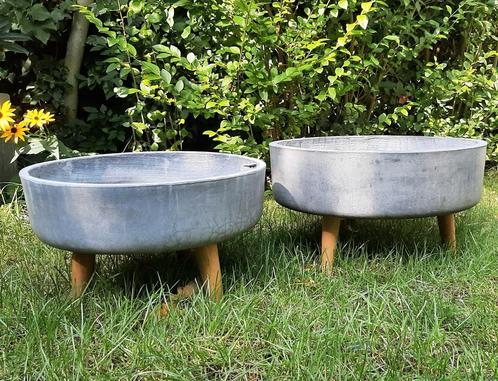 Plantenbakken op pootjes - Set van 2, Tuin en Terras, Bloembakken en Plantenbakken, Zo goed als nieuw, Beton, Binnen, Balkon, Tuin