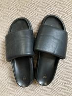 Zwarte slippers H&M maat 40/41, Slippers, H&M, Zwart, Ophalen of Verzenden