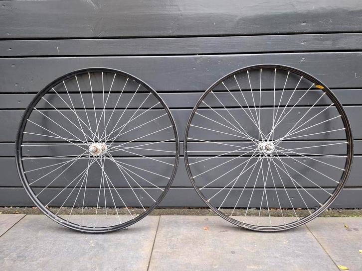 Voorwiel zwart omafiets 28x1/5 van Schothorst + gouden bies, Hobby en Vrije tijd, Knutselen, Gebruikt, Materiaal, Ophalen