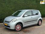 Daihatsu Sirion 2 1.0-12V Premium /AIRCO/LAGEKM/APKNIEUW/RIJ, Auto's, Daihatsu, Voorwielaandrijving, Gebruikt, 750 kg, Bedrijf