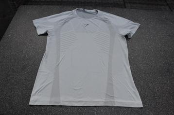 Sportshirt Gymshark maat L beschikbaar voor biedingen