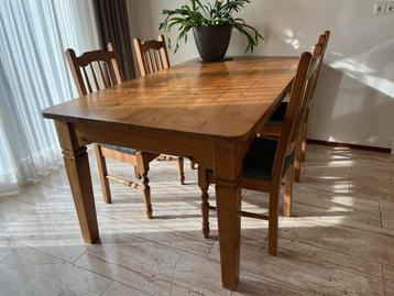 Complete eetkamerset: grenen tafel met 4 stoelen 