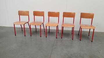 Houten schoolstoelen retro vintage industrieel  beschikbaar voor biedingen
