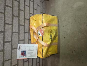 Te koop reddingsvlot. beschikbaar voor biedingen