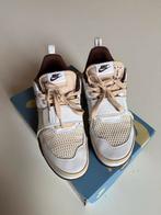 Travis Scott x Nike Maat 43, Kleding | Heren, Schoenen, Ophalen of Verzenden, Nieuw, Wit, Sneakers of Gympen