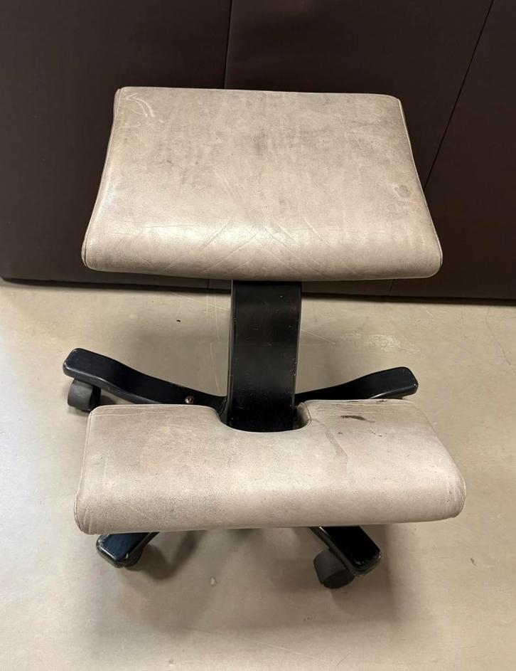 Stokke/Variér Wing kniestoel - kunstleer, Huis en Inrichting, Bureaustoelen, Zo goed als nieuw, Zwart, Ophalen