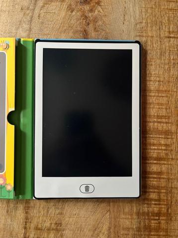 Leuk leerboekje/platen + schrijfpaneel (LCD kindertabletje) beschikbaar voor biedingen