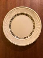 Wedgwood Carlton grootste presenteer schaal 32,5 cm, Huis en Inrichting, Keuken | Servies, Ophalen of Verzenden, Wedgwood, Aardewerk
