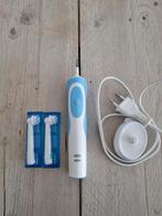 Oral B electrische tandenborstel, Sieraden, Tassen en Uiterlijk, Uiterlijk | Mondverzorging, Tandenborstel, Gebruikt, Ophalen of Verzenden