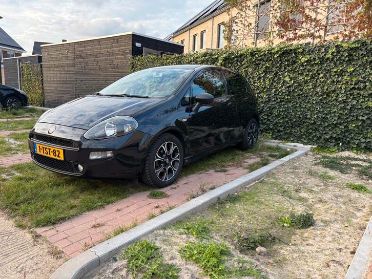 Fiat Punto 0.9 Twinair 74KW 3DR 2014 Zwart, Auto's, Fiat, Particulier, Benzine, Euro 6, A, Hatchback, Handgeschakeld, Origineel Nederlands