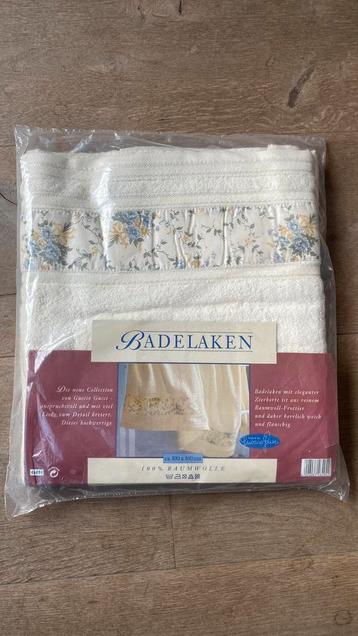 Vintage badlaken beschikbaar voor biedingen