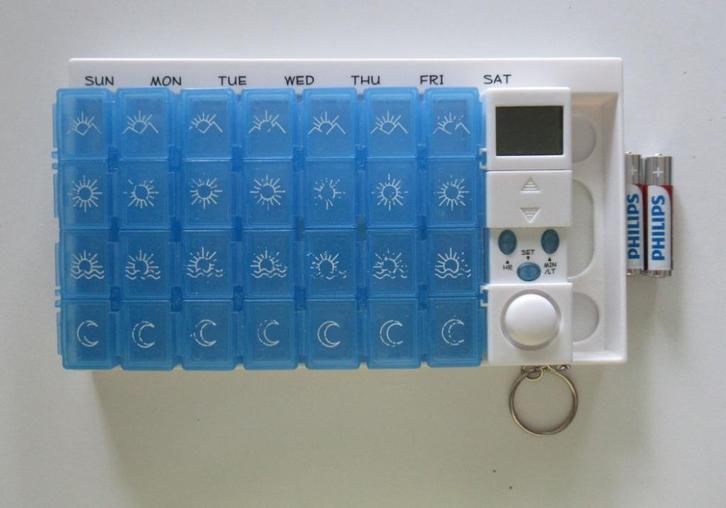Pillendoos voor 1 week slikken, geeft een belletje op tijd., Diversen, Verpleegmiddelen, Nieuw, Ophalen
