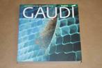 Gaudí - Introduction to his architecture !!, Boeken, Architectuur algemeen, Ophalen of Verzenden, Zo goed als nieuw