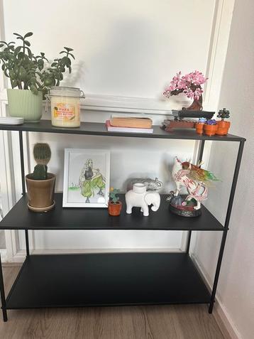 Metal shelf unit beschikbaar voor biedingen