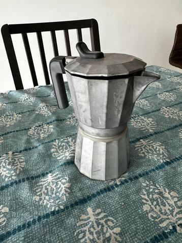 Moka koffiepot beschikbaar voor biedingen