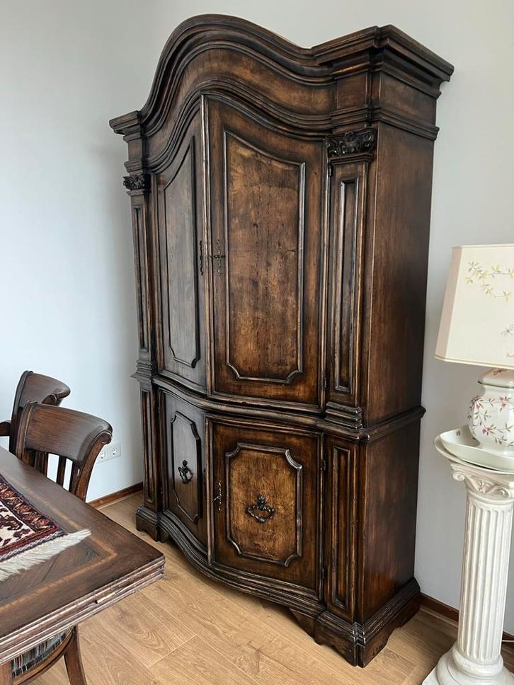 Toscaanse Notenhouten Servieskast (alleen deze week), Huis en Inrichting, Kasten | Buffetkasten, Gebruikt, 200 cm of meer, 100 tot 150 cm