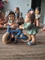 Goebel beeldje Nina Marco 2 kinderen met fiets, Verzamelen, Beelden en Beeldjes, Ophalen of Verzenden, Zo goed als nieuw, Hummel
