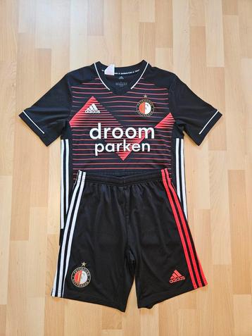 Feyenoord Tenue Maat L Kind  beschikbaar voor biedingen