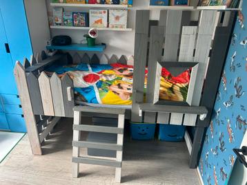 Half Hoogslaper kasteelbed 1 persoons masief hout beschikbaar voor biedingen