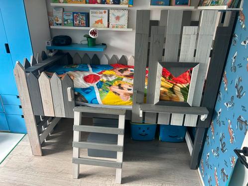 Half Hoogslaper kasteelbed 1 persoons masief hout, Kinderen en Baby's, Kinderkamer | Stapelbedden en Hoogslapers, Gebruikt, Halfhoogslaper