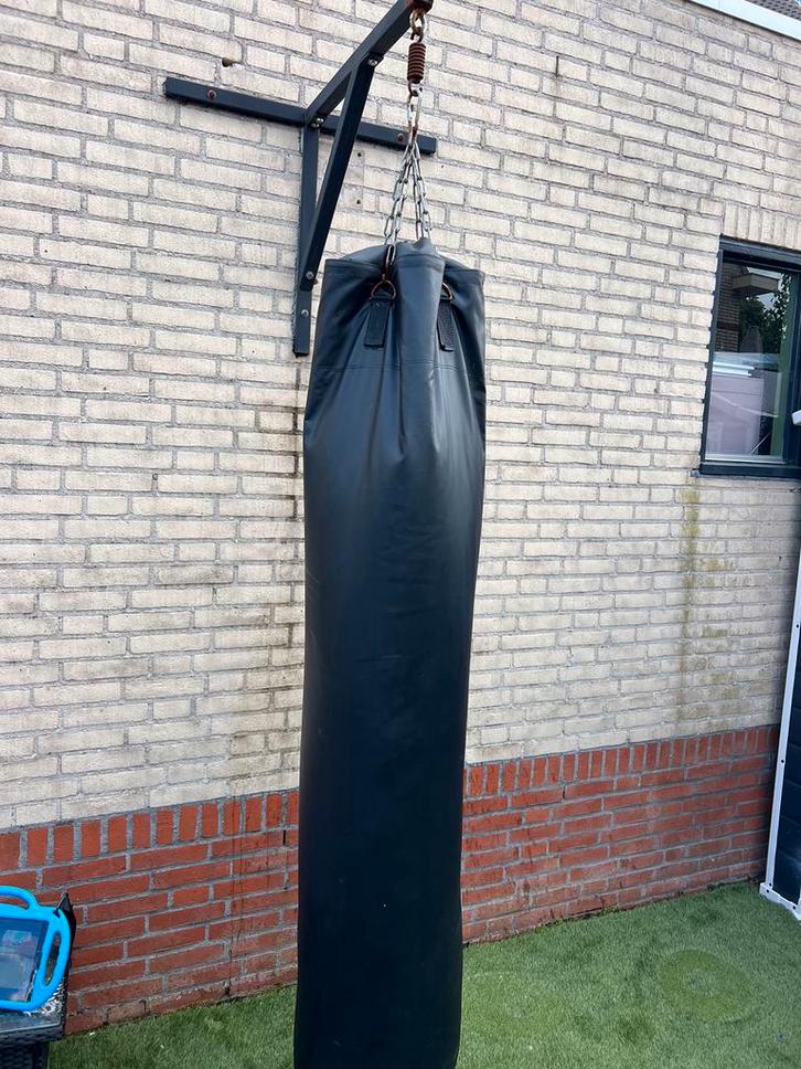 Bokszak met muurbeugel, Sport en Fitness, Boksen, Gebruikt, Bokszak, Ophalen