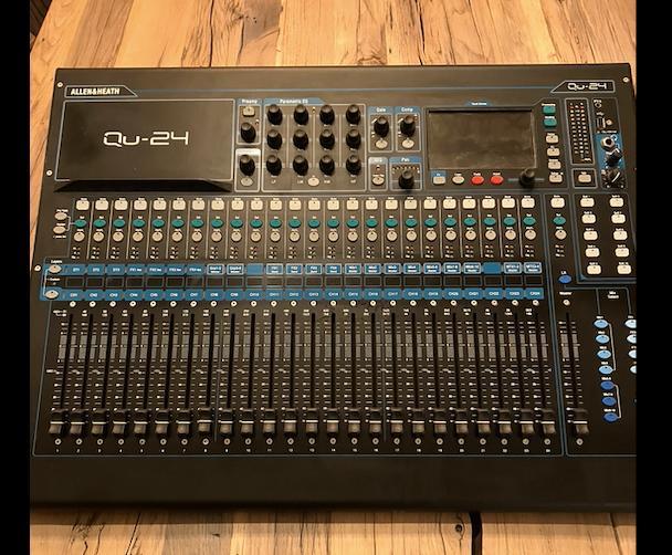 Allen & Heath Qu-24 mengpaneel / audiomixer in goede staat, Muziek en Instrumenten, Mengpanelen, Zo goed als nieuw, 20 kanalen of meer