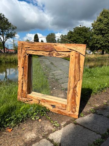 Teak houten spiegel robuust beschikbaar voor biedingen