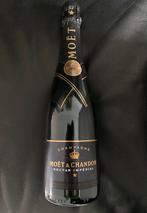 Fles Moët & Chandon Champagne, Ophalen