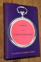K.M. Hamaker Handboek voor Uurhoekastrologie. Schors 1983, Boeken, Karen M. Hamaker, Astrologie, Ophalen of Verzenden, Zo goed als nieuw