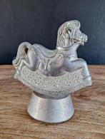 vintage metalen spaarpot hobbel-paard op muziek-doosje 16cm, Verzamelen, Spaarpotten, Ophalen of Verzenden, Gebruikt, Metaal of Blik