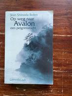 Jean Shinoda Bolen Op weg naar Avalon Een pelgrimstocht 1995, Boeken, Gelezen, Ophalen of Verzenden, Spiritualiteit algemeen, Verhaal of Roman