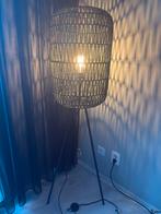 Zwarte Vloerlamp - Kwantum Stijl, Huis en Inrichting, Lampen | Vloerlampen, Ophalen, Zo goed als nieuw, Metaal, 150 tot 200 cm