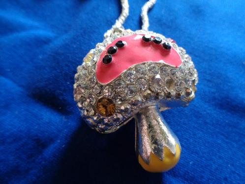 goudkl paddestoel vol strass aan goudkl ketting nr k 5740, Sieraden, Tassen en Uiterlijk, Kettingen, Nieuw, Overige materialen