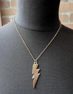 Goudkleurige blixem schicht hanger met aan kettinkje, Gebruikt, Verzenden, Goud, Overige materialen