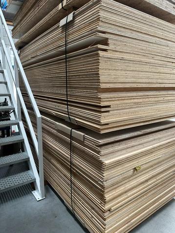 18 mm underlayment en OSB platen 122 x 244 cm beschikbaar voor biedingen