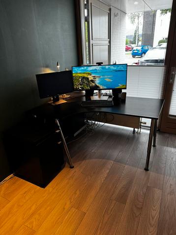 Hoekbureau zwartbruin IKEA in hoogte verstelbaar beschikbaar voor biedingen