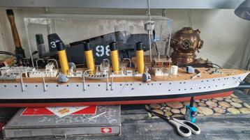 HMS Dublin van ww1.  Hij is rc klaar en 1.60 lang.  beschikbaar voor biedingen