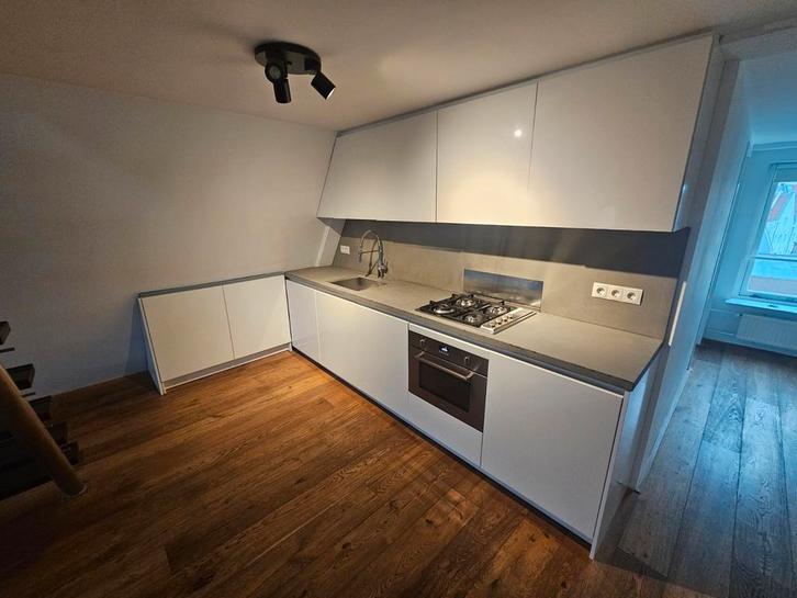 Keuken (inclusief koelkast, afwasmachine en combimagnetron), Huis en Inrichting, Keuken | Complete keukens, Enkelwandige keuken