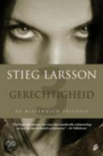 Stieg larsson: gerechtigheid, Boeken, Thrillers, Gelezen, Ophalen of Verzenden, Scandinavië