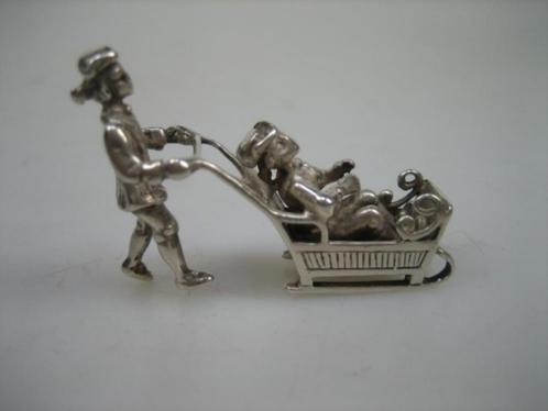 Zilver Miniatuur Vrouw met Kind en Slee uit ca. 1964 van J., Antiek en Kunst, Antiek | Goud en Zilver, Zilver, Verzenden